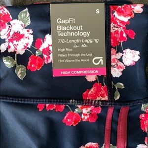 Floral Gap 7/8 length compression tights NWT